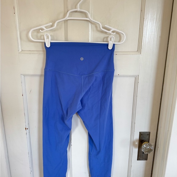 Lululemon blue cropped leggings size 6 - Picture 2 of 7